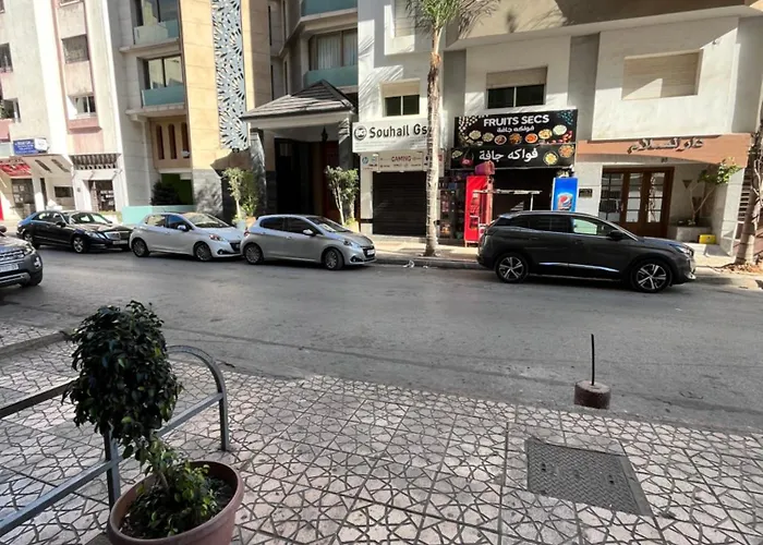 Luxury Center Town Apartment