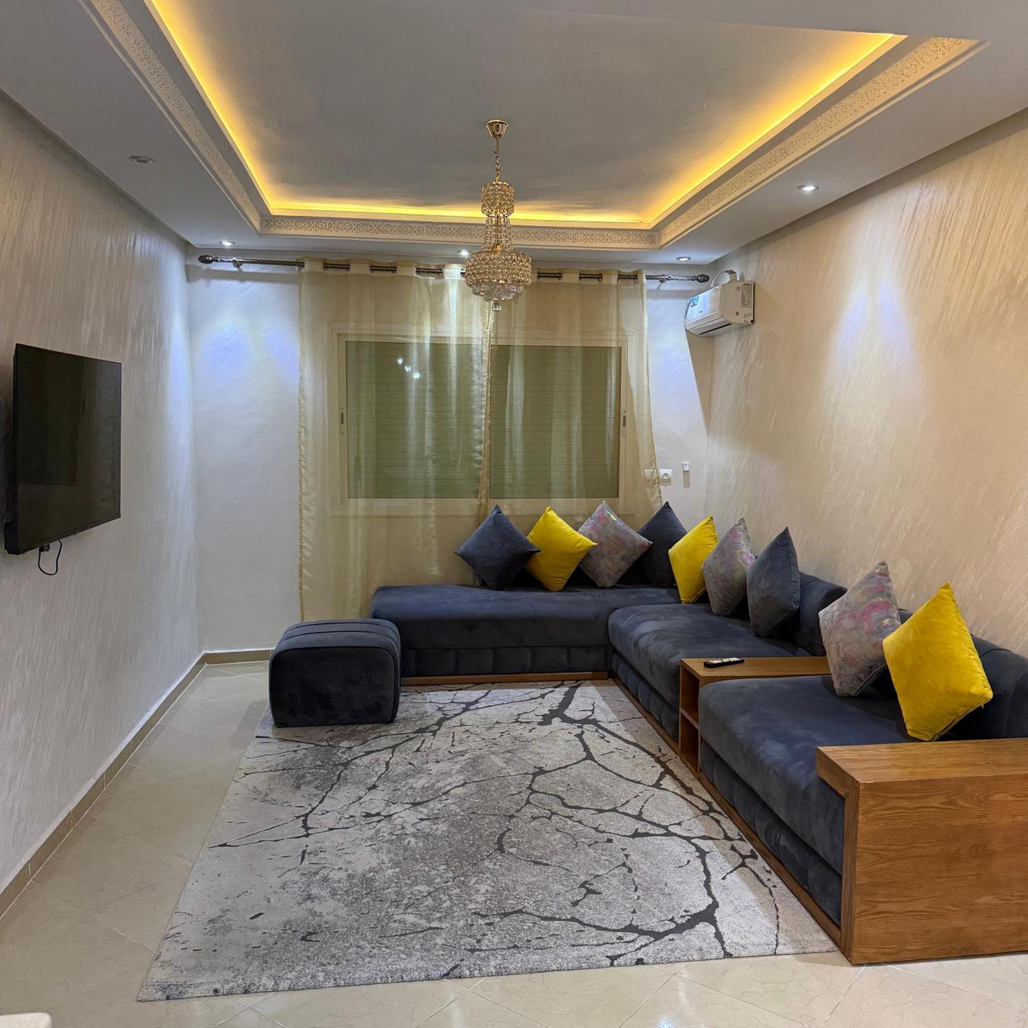 Luxury Center Town Apartment *